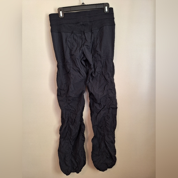 Lululemon pants size 6 - Picture 2 of 2